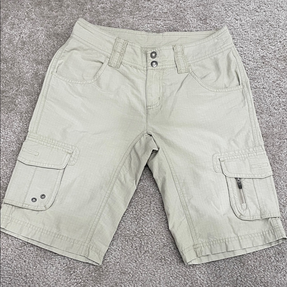 Columbia Women's Khaki Cargo Shorts